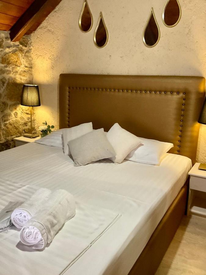 Stonehouse & Casa Al Sole E Al Mare Villa Nea Roda Exterior photo